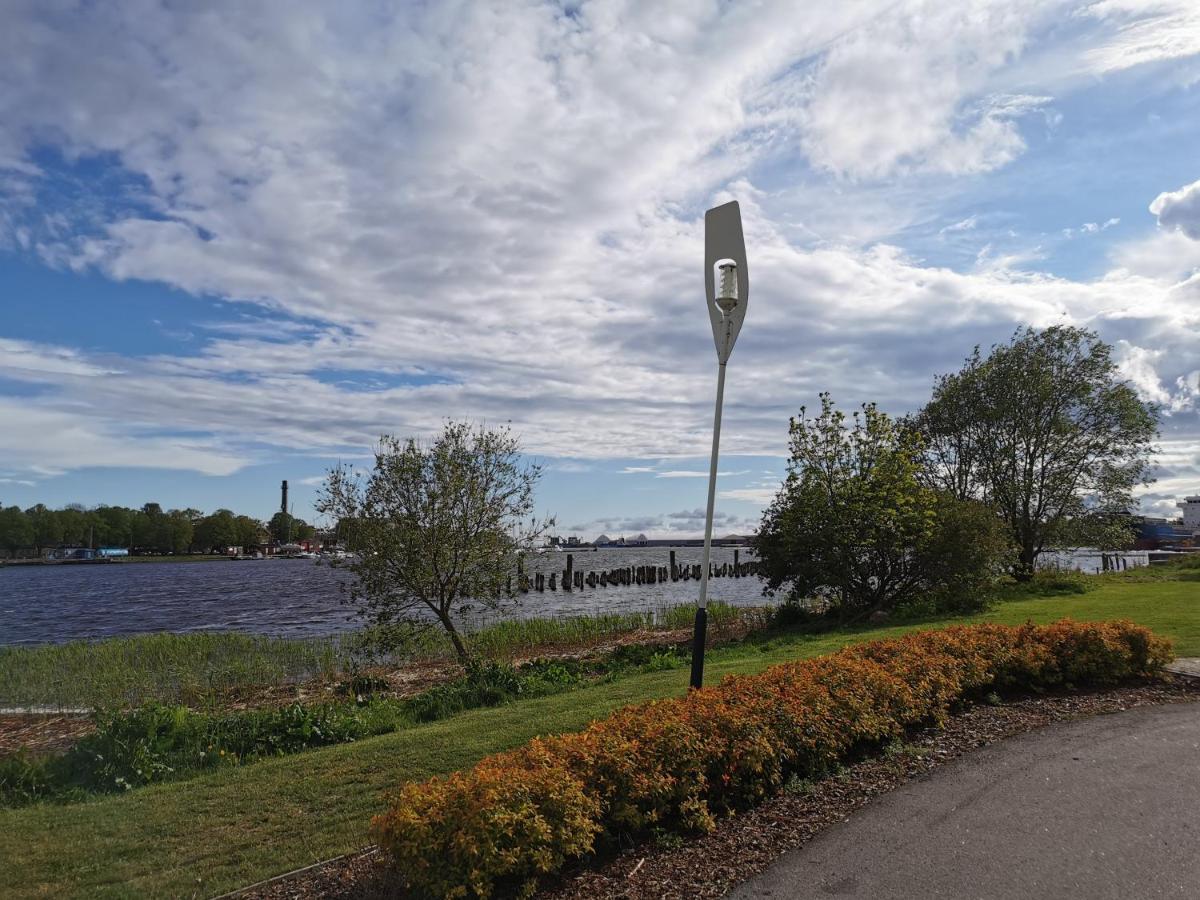 Kesklinna Silla Apartment - Free Parking Parnu Exterior photo
